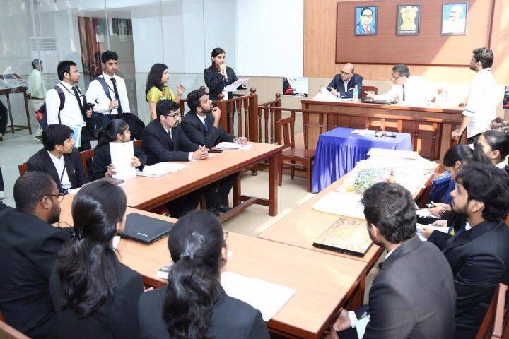 moot-court